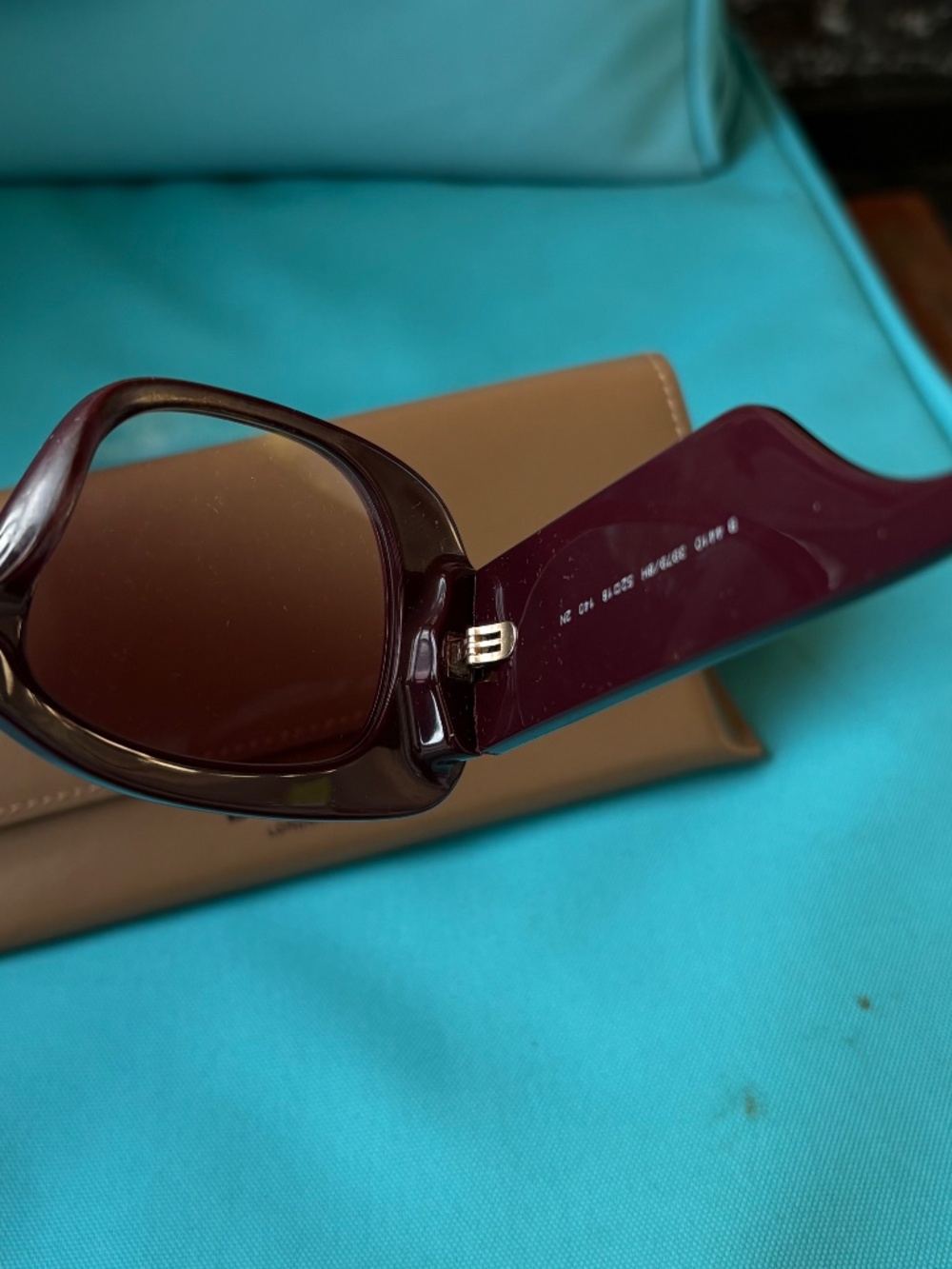 Authentic Burberry sunglasses - Picture 2 of 5